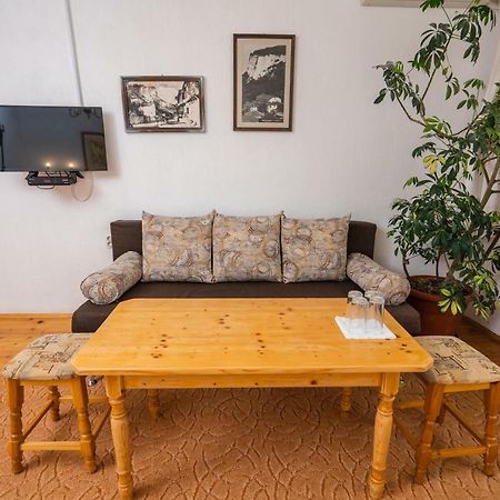 Toni'S Guest House Мельник Экстерьер фото