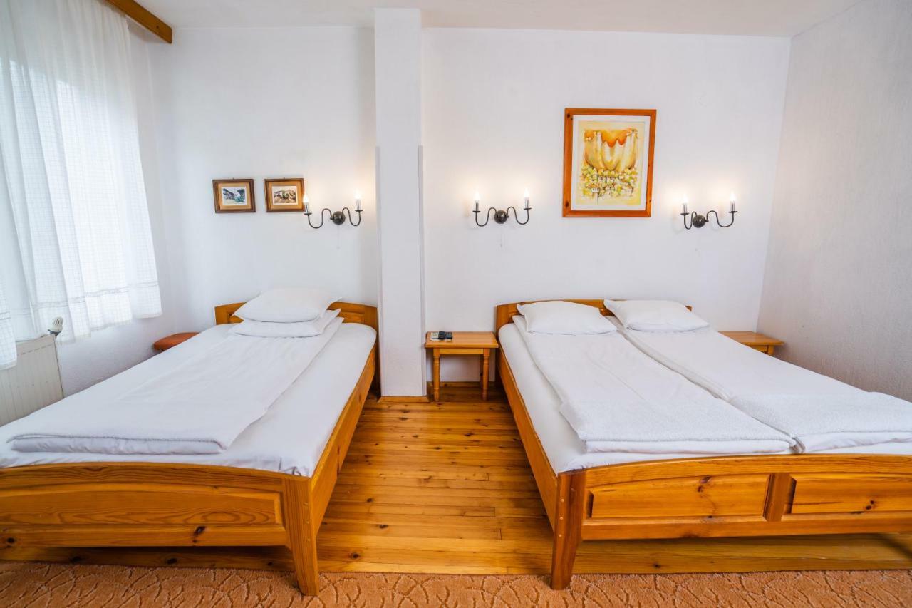 Toni'S Guest House Мельник Экстерьер фото