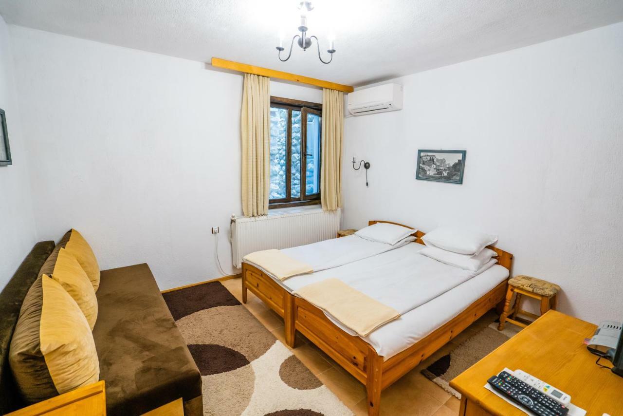 Toni'S Guest House Мельник Экстерьер фото